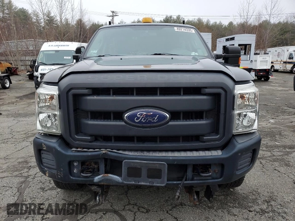 2014 Ford F-250 XL with VIN 1FTBF2B69EEA26787, listed as a Copart auction lot 49214335 with 62,142 mi miles and Salvage title. Bid and sale history available at DreamBid. Image 5.