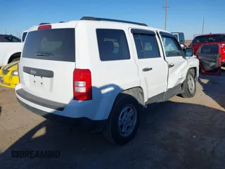 2017 Jeep Patriot Sport with VIN 1C4NJPBA2HD118914, listed as a IAAI auction lot 41328500 with 67,007 mi miles. Bid and sale history available at carsss.com. Image 4.