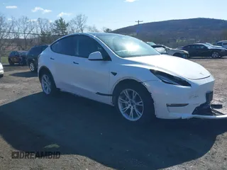 2021 Tesla Model Y Long Range with VIN 5YJYGDEE9MF239726, listed as a IAAI auction lot 41952158 with 37,088 mi miles and . Bid and sale history available at DreamBid. Image 1.