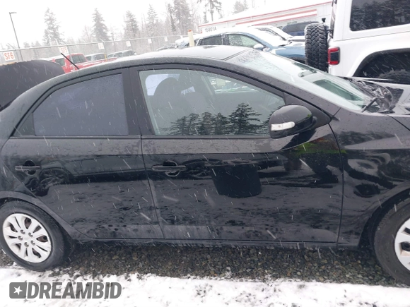 2010 Kia Forte EX z VIN KNAFU4A26A5181676, wystawiony jako IAAI lot #41579553 z przebiegiem 76 317 mil mil oraz . Historia ofert i sprzedaży dostępna na DreamBid. Obrazek 13.