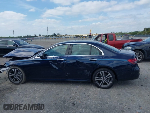 2022 Mercedes-Benz E 350 z VIN W1KZF8DBXNB049580, wystawiony jako IAAI lot #42102354 z przebiegiem 5 284 mil mil oraz . Historia ofert i sprzedaży dostępna na DreamBid. Obrazek 15.