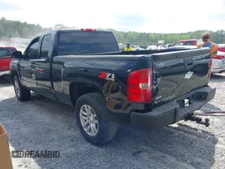 2009 Chevrolet Silverado 1500 LT with VIN 1GCEK29069Z184609, listed as a IAAI auction lot 42139639 with 223,536 mi miles and . Bid and sale history available at DreamBid. Image 3.
