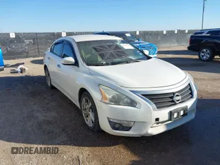 2014 Nissan Altima 2.5 S with VIN 1N4AL3AP8EN227025, listed as a IAAI auction lot 41487248 with 122,849 mi miles. Bid and sale history available at carsss.com. Image 1.