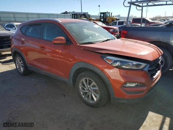 2016 Hyundai Tucson SE with VIN KM8J3CA45GU102861, listed as a Copart auction lot 82211644 with 90,262 mi miles and Salvage Title. Bid and sale history available at carsss.com. Image 4.