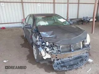 2015 Toyota Corolla L z VIN 5YFBURHE9FP272983, wystawiony jako IAAI lot #41833886 z przebiegiem 194 696 mil mil oraz . Historia ofert i sprzedaży dostępna na DreamBid. Obrazek 1.