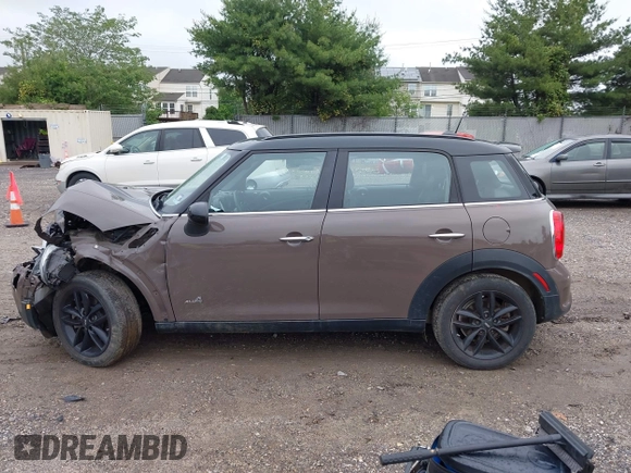 2014 MINI Countryman S with VIN WMWZC5C55EWP41717, listed as a IAAI auction lot 42324347 with Not provided miles and . Bid and sale history available at DreamBid. Image 15.