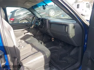 2003 Chevrolet Silverado 1500 Work Truck with VIN 1GCEC19X33Z360611, listed as a IAAI auction lot 41274217 with 152,523 mi miles. Bid and sale history available at carsss.com. Image 5.