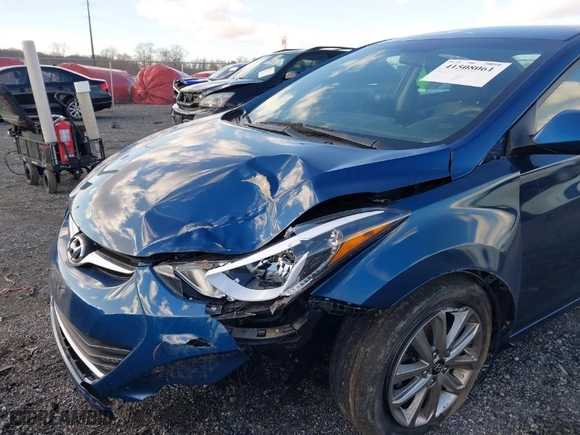 2016 Hyundai Elantra SE with VIN KMHDH4AE4GU502326, listed as a IAAI auction lot 41508061 with 109,661 mi miles. Bid and sale history available at carsss.com. Image 6.