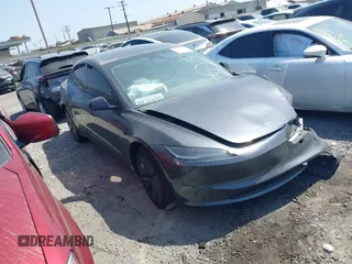 2024 Tesla Model 3 z VIN 5YJ3E1EA7RF865021, wystawiony jako IAAI lot #41949563 z przebiegiem 3 627 mil mil oraz . Historia ofert i sprzedaży dostępna na DreamBid. Obrazek 1.