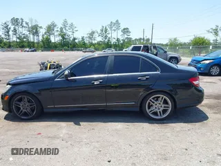 2009 Mercedes-Benz C 300 Sport z VIN WDDGF54X09F231689, wystawiony jako IAAI lot #42291790 z przebiegiem 143 573 mil mil oraz . Historia ofert i sprzedaży dostępna na DreamBid. Obrazek 13.