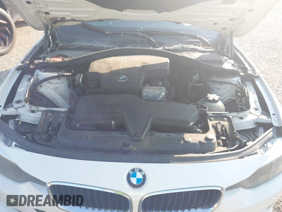 2014 BMW 3 Series 328i xDrive с VIN WBA3B5C51EP542103, выставлен на аукционе IAAI как лот 40113663 с пробегом 160 776 миль миль и . История ставок и продаж доступна на DreamBid. Изображение 10.