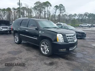 2013 Cadillac Escalade Platinum Edition with VIN 1GYS4DEF8DR105284, listed as a IAAI auction lot 41662224 with 118,359 mi miles. Bid and sale history available at carsss.com. Image 1.