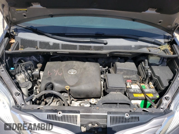 2017 Toyota Sienna XLE Auto Access Seat z VIN 5TDYZ3DC9HS890943, wystawiony jako Copart lot #55387005 z przebiegiem 146 986 mil mil oraz Szkoda całkowita • Salvage title. Historia ofert i sprzedaży dostępna na DreamBid. Obrazek 12.