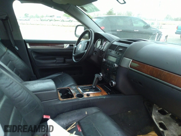 2008 Volkswagen Touareg V6 с VIN WVGBE77L98D044999, выставлен на аукционе IAAI как лот 35943882 с пробегом 179 515 миль миль и . История ставок и продаж доступна на DreamBid. Изображение 5.