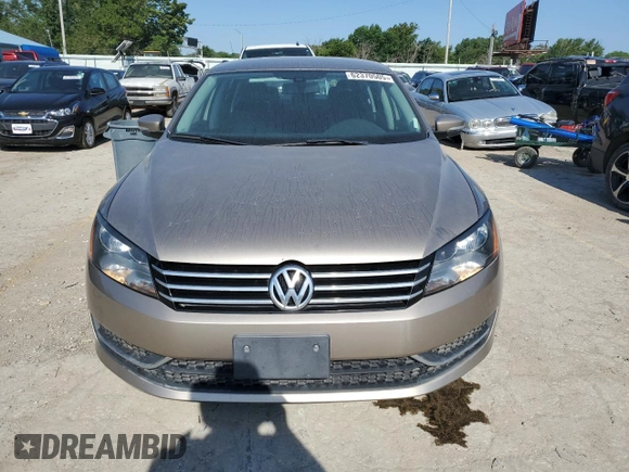2015 Volkswagen Passat Limited Edition Edition with VIN 1VWAT7A32FC096487, listed as a Copart auction lot 62370505 with 186,517 mi miles and Clean title. Bid and sale history available at DreamBid. Image 5.