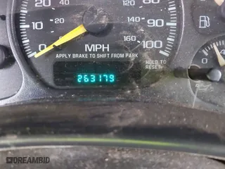 2000 Chevrolet Silverado 1500 LS with VIN 2GCEC19T1Y1250072, listed as a IAAI auction lot 41281039 with 263,179 mi miles. Bid and sale history available at carsss.com. Image 7.