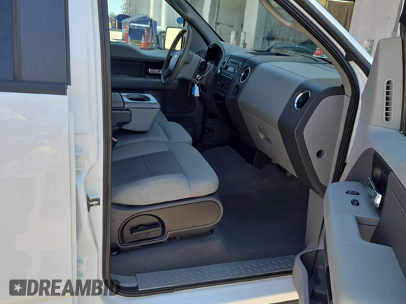 2008 Ford F-150 XLT z VIN 1FTPW14V38FA76863, wystawiony jako IAAI lot #42610373 z przebiegiem 178 671 mil mil oraz . Historia ofert i sprzedaży dostępna na DreamBid. Obrazek 13.