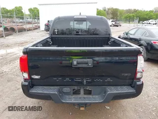2018 Toyota Tacoma SR with VIN 3TMCZ5AN0JM136198, listed as a IAAI auction lot 41962668 with 71,813 mi miles. Bid and sale history available at carsss.com. Image 16.
