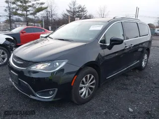 2019 Chrysler Pacifica Touring L with VIN 2C4RC1BG2KR526198, listed as a IAAI auction lot 41229993 with 46,639 mi miles. Bid and sale history available at carsss.com. Image 2.