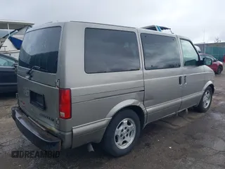2005 Chevrolet Astro with VIN 1GNEL19X75B111070, listed as a IAAI auction lot 42029081 with Not Provided miles. Bid and sale history available at carsss.com. Image 4.
