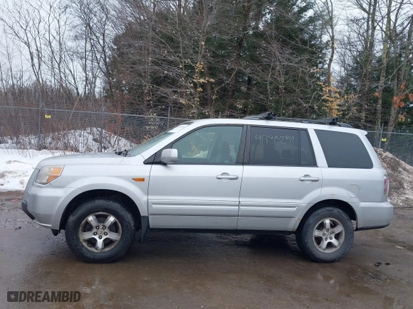 2008 Honda Pilot SE with VIN 5FNYF18388B050762, listed as a IAAI auction lot 41735234 with 184,245 mi miles. Bid and sale history available at carsss.com. Image 13.