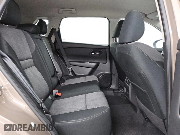 2025 Nissan Rogue SV with VIN 5N1BT3BA6SC775620, listed as a Copart auction lot 53378745 with 4,495 mi miles and Clean Title. Bid and sale history available at DreamBid. Image 11.