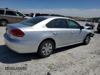 2014 Volkswagen Passat S z VIN 1VWAS7A37EC027201, wystawiony jako Copart lot #53064565 z przebiegiem 105 824 mil mil oraz Szkody całkowita. Historia ofert i sprzedaży dostępna na DreamBid. Obrazek 3.