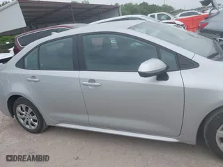 2024 Toyota Corolla LE with VIN 5YFB4MDE3RP085686, listed as a IAAI auction lot 42068005 with 33,663 mi miles. Bid and sale history available at carsss.com. Image 13.