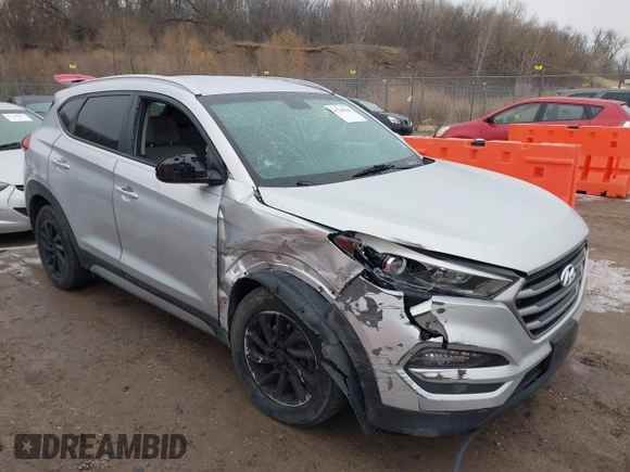 2017 Hyundai Tucson SE with VIN KM8J3CA45HU331252, listed as a IAAI auction lot 41744426 with 76,845 mi miles. Bid and sale history available at carsss.com. Image 1.