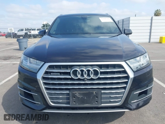 2018 Audi Q7 Premium Plus z VIN WA1LAAF71JD043867, wystawiony jako IAAI lot #42100789 z przebiegiem 146 796 mil mil oraz . Historia ofert i sprzedaży dostępna na DreamBid. Obrazek 13.