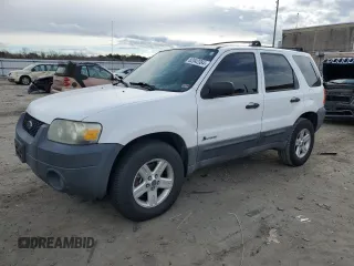 2005 Ford Escape Hybrid with VIN 1FMYU96H95KD42756, listed as a Copart auction lot 82042384 with 88,076 mi miles and Clean Title. Bid and sale history available at carsss.com. Image 1.