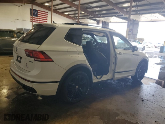 2022 Volkswagen Tiguan SE R-Line Black z VIN 3VV8B7AX3NM092731, wystawiony jako Copart lot #63430355 z przebiegiem 23 435 mil mil oraz Szkoda całkowita • Salvage title. Historia ofert i sprzedaży dostępna na DreamBid. Obrazek 3.