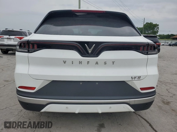 2024 VinFast VF 8 Eco z VIN RLLV1AEB7RH004473, wystawiony jako Copart lot #57440575 z przebiegiem 2336 mil mil oraz Tytuł czysty. Historia ofert i sprzedaży dostępna na DreamBid. Obrazek 6.