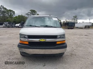 2018 Chevrolet Express Passenger LT с VIN 1GAZGPFG7J1334935, выставлен на аукционе IAAI как лот 41697084 с пробегом 72 571 миль миль и . История ставок и продаж доступна на DreamBid. Изображение 12.