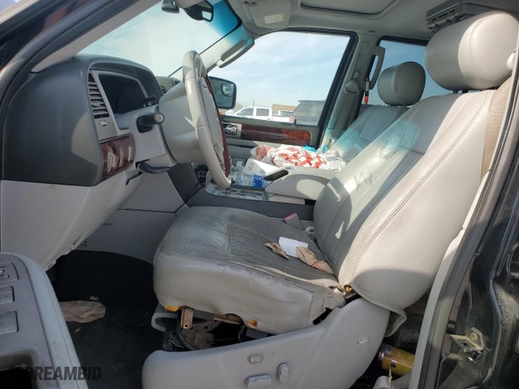 2005 Lincoln Navigator Luxury with VIN 5LMFU285X5LJ11745, listed as a Copart auction lot 88262005 with 0 mi miles and Clean Title. Bid and sale history available at carsss.com. Image 7.