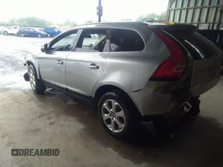 2013 Volvo XC60 3.2L z VIN YV4940DZ9D2375591, wystawiony jako IAAI lot #33101951 z przebiegiem 70 918 mil mil oraz . Historia ofert i sprzedaży dostępna na DreamBid. Obrazek 3.