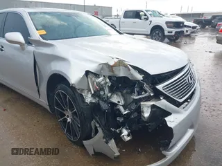 2008 Lexus LS 460 with VIN JTHBL46F085080285, listed as a IAAI auction lot 41086383 with 198,688 mi miles and . Bid and sale history available at carsss.com. Image 6.