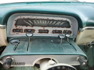 1954 Mercury Monterey z VIN 54ME85387M, wystawiony jako Copart lot #73020024 z przebiegiem 31 301 mil mil oraz Tytuł czysty. Historia ofert i sprzedaży dostępna na DreamBid. Obrazek 9.