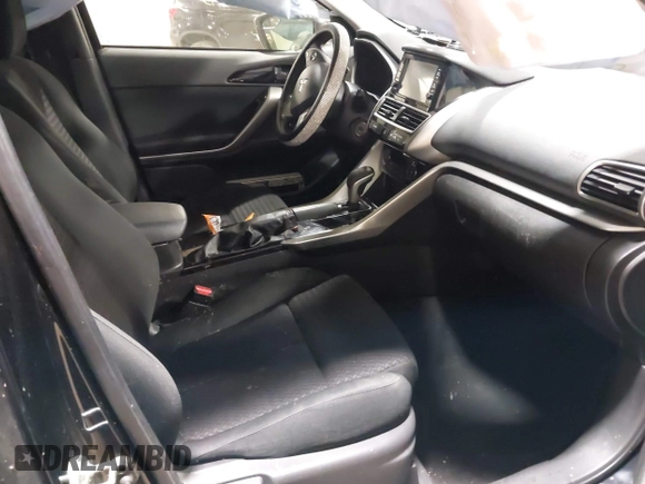 2020 Mitsubishi Eclipse Cross ES z VIN JA4AS3AA0LZ006141, wystawiony jako IAAI lot #40859492 z przebiegiem 92 516 mil mil oraz . Historia ofert i sprzedaży dostępna na DreamBid. Obrazek 5.
