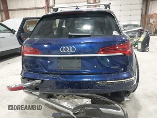 2021 Audi Q5 Premium with VIN WA1AAAFY5M2060669, listed as a IAAI auction lot 41485633 with 31,182 mi miles. Bid and sale history available at carsss.com. Image 6.