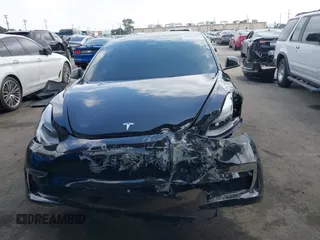 2023 Tesla Model 3 z VIN 5YJ3E1EA1PF546324, wystawiony jako IAAI lot #42103745 z przebiegiem 33 284 mil mil oraz . Historia ofert i sprzedaży dostępna na DreamBid. Obrazek 12.