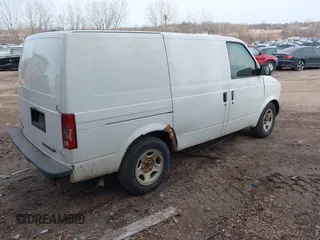 2003 Chevrolet Astro Cargo Van with VIN 1GCDM19X43B122767, listed as a IAAI auction lot 41697869 with 1 mi miles. Bid and sale history available at carsss.com. Image 4.