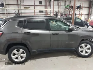 2018 Jeep Compass Latitude z VIN 3C4NJDBB8JT202632, wystawiony jako IAAI lot #41650505 z przebiegiem 118 777 mil mil oraz . Historia ofert i sprzedaży dostępna na DreamBid. Obrazek 14.