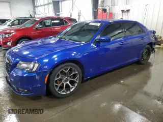 2018 Chrysler 300 S z VIN 2C3CCABG0JH227307, wystawiony jako Copart lot #52359835 z przebiegiem 141 832 mil mil oraz Szkoda całkowita • Salvage title. Historia ofert i sprzedaży dostępna na DreamBid. Obrazek 1.