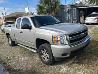 2008 Chevrolet Silverado 1500 LT w/2LT with VIN 2GCEC19J681272454, listed as a Copart auction lot 87048984 with 225,540 mi miles and Clean Title. Bid and sale history available at carsss.com. Image 1.
