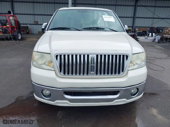 2006 Lincoln Mark LT with VIN 5LTPW18516FJ22601, listed as a IAAI auction lot 41819967 with 231,890 mi miles. Bid and sale history available at carsss.com. Image 12.