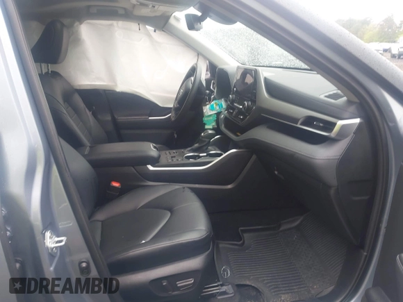 2024 Toyota Highlander LE with VIN 5TDKDRBH5RS562216, listed as a IAAI auction lot 42246348 with 14,145 mi miles and . Bid and sale history available at DreamBid. Image 5.