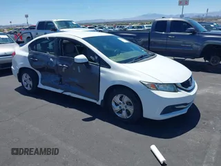 2013 Honda Civic LX z VIN 19XFB2F58DE047700, wystawiony jako IAAI lot #42355242 z przebiegiem 71 643 mil mil oraz . Historia ofert i sprzedaży dostępna na DreamBid. Obrazek 1.