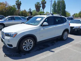 2017 BMW X3 xDrive28i z VIN 5UXWX9C35H0T24703, wystawiony jako IAAI lot #42283472 z przebiegiem 61 993 mil mil oraz . Historia ofert i sprzedaży dostępna na DreamBid. Obrazek 6.