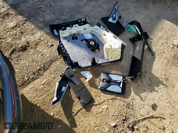 2020 BMW M8 z VIN WBSAE0C08LCD34180, wystawiony jako Copart lot #59950634 z przebiegiem 24 898 mil mil oraz Szkoda całkowita • Salvage title. Historia ofert i sprzedaży dostępna na DreamBid. Obrazek 14.